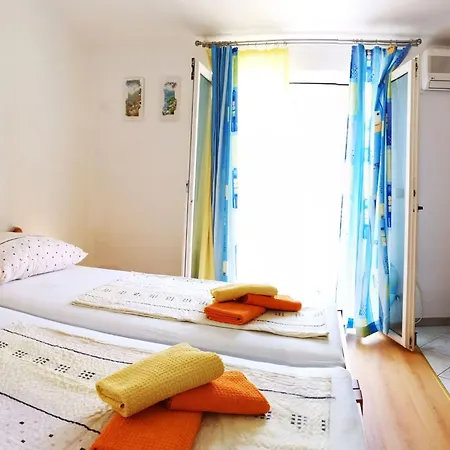 Apartman Mit Grill- Terrasse Und Garten By Interhome Trogir