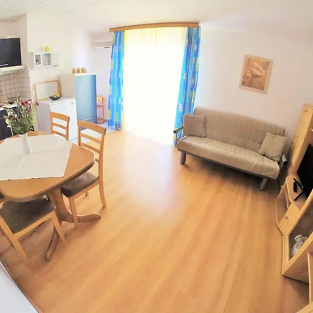 Mit Grill- Terrasse Und Garten By Interhome Apartman Trogir