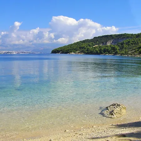 Mit Grill- Terrasse Und Garten By Interhome