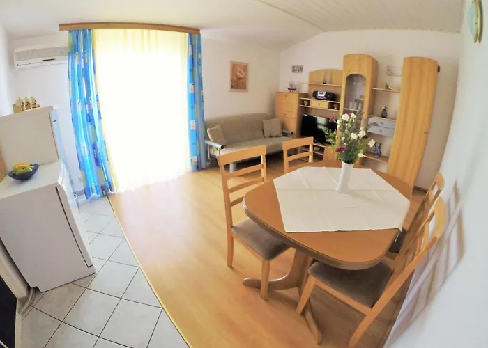 Mit Grill- Terrasse Und Garten By Interhome